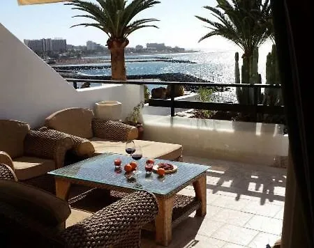 Front Line Luxury Apartman